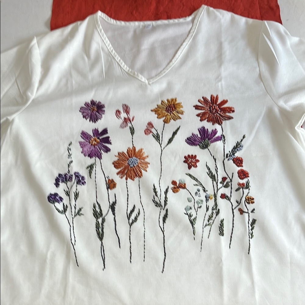 Floral Embroidered White Top Never worn Brand New